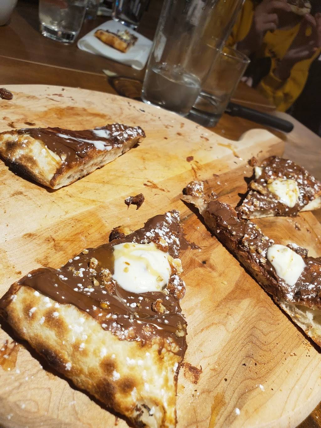 Station Pizza Moderne | restaurant | 5393 Boul Gouin O, Montréal, QC H4J 1C7, Canada | 5145330379 OR +1 514-533-0379