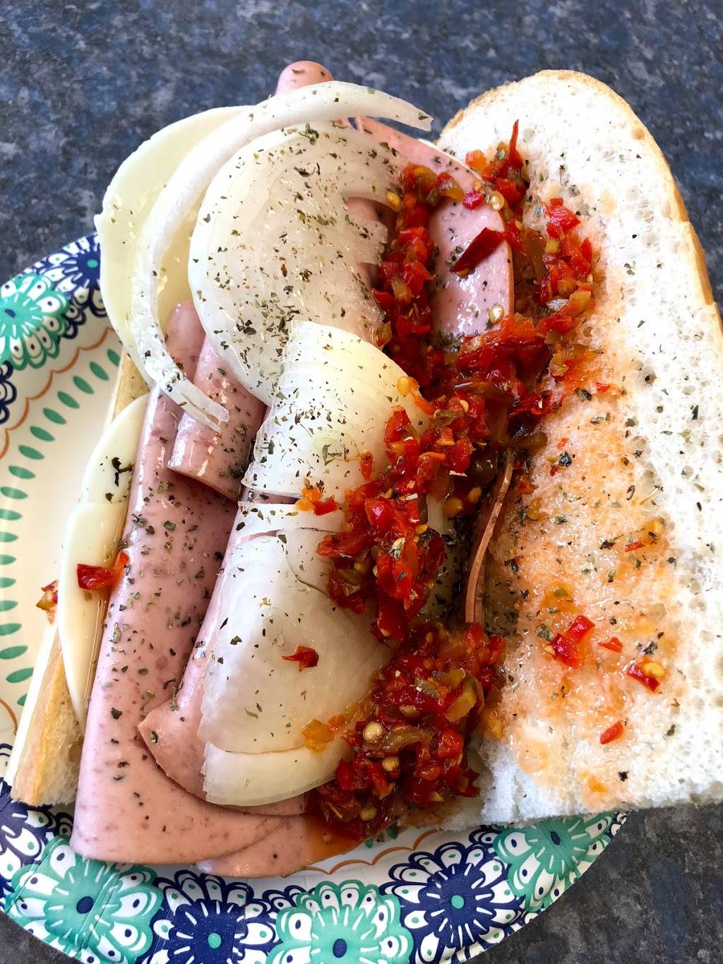 Eves Lunch | meal takeaway | 320 E Johnson Hwy, Norristown, PA 19401, USA | 6102776600 OR +1 610-277-6600