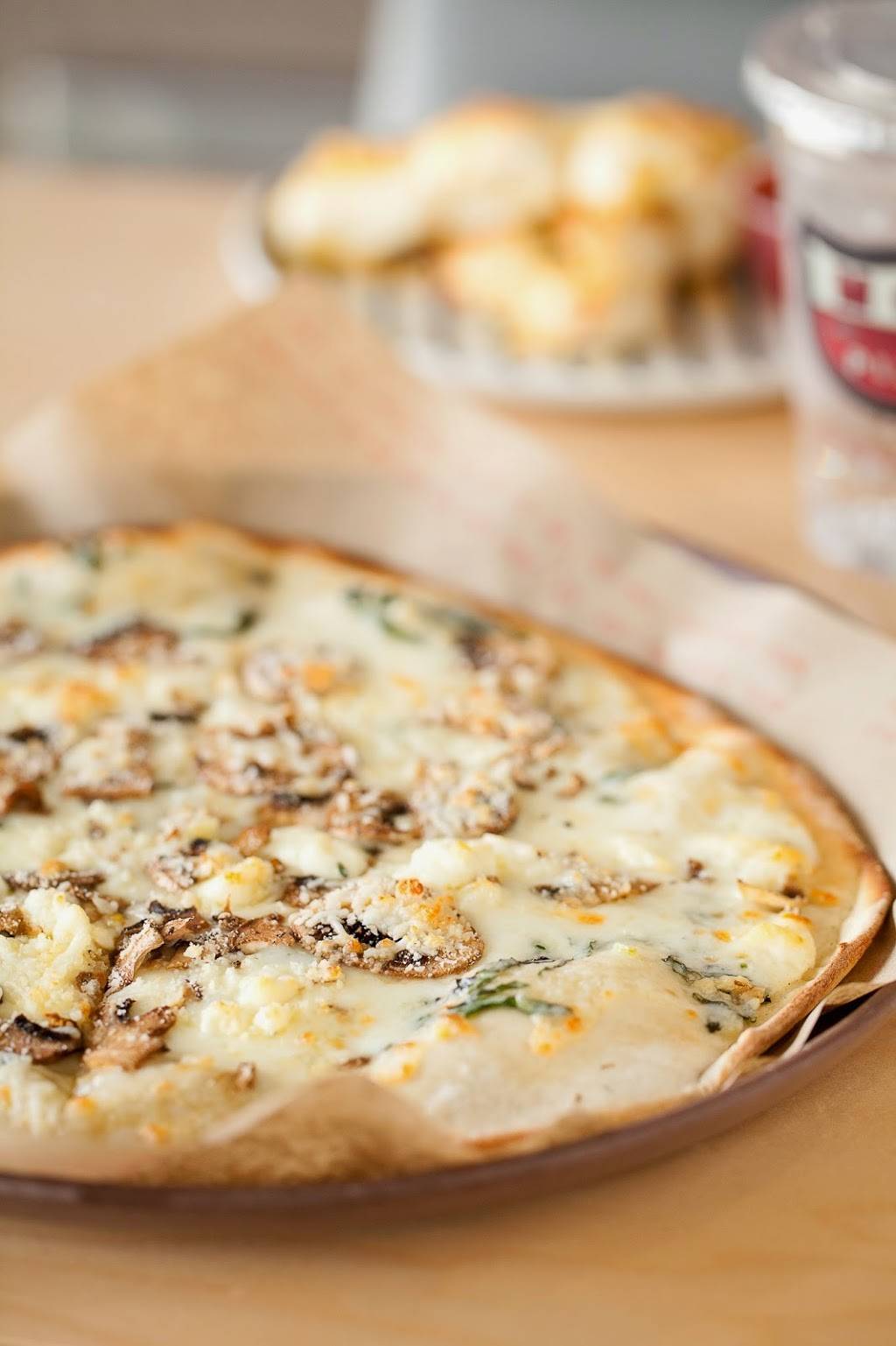 MOD Pizza | restaurant | 3121 W Peoria Ave #101, Phoenix, AZ 85029, USA | 6232439724 OR +1 623-243-9724