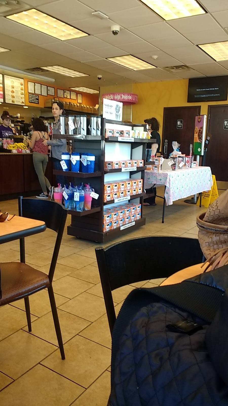 Dunkin | bakery | 45 Chauncy St, Mansfield, MA 02048, USA | 5083376730 OR +1 508-337-6730