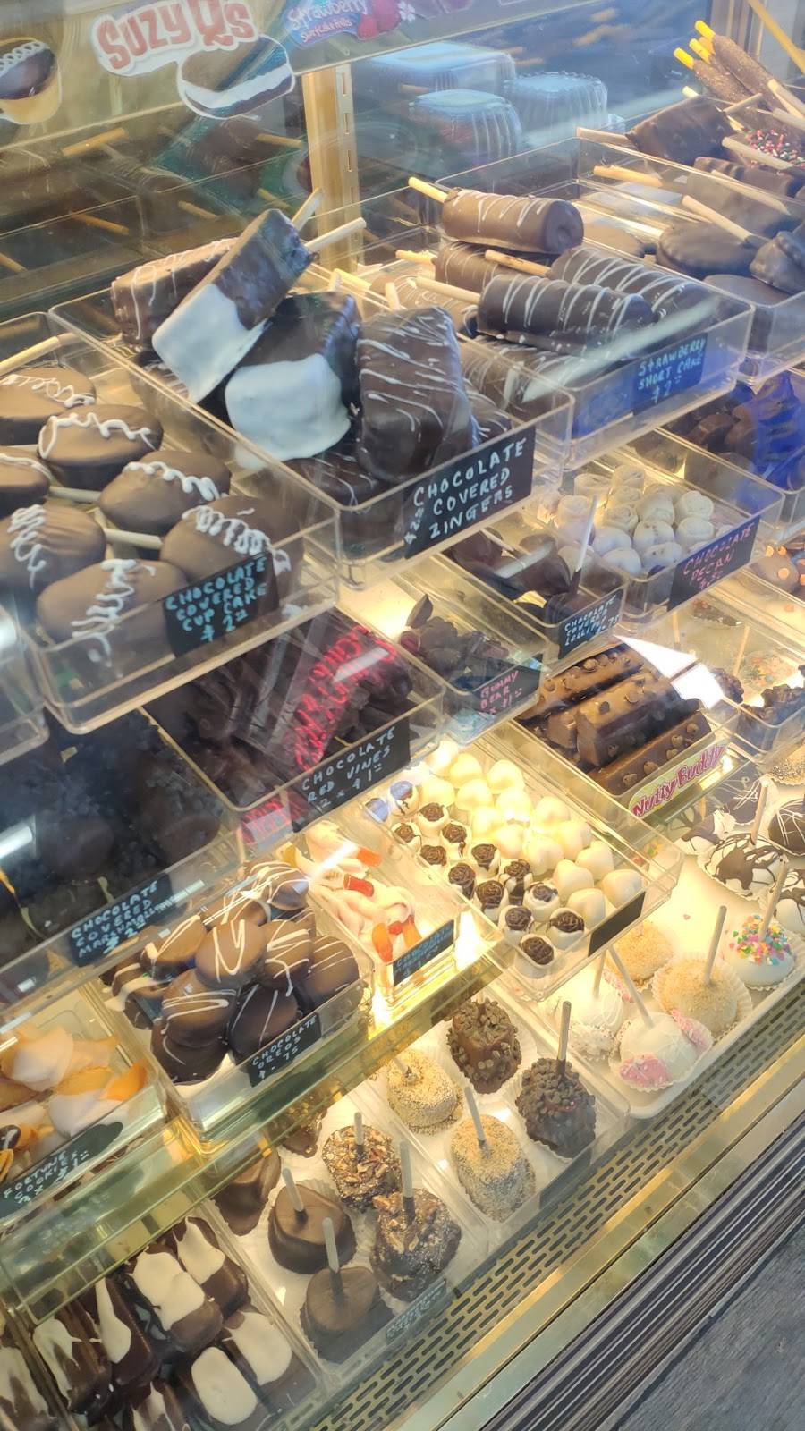 Donuts Fish & Chips | bakery | 44405 Valley Central Way, Lancaster, CA 93536, USA | 6619517934 OR +1 661-951-7934