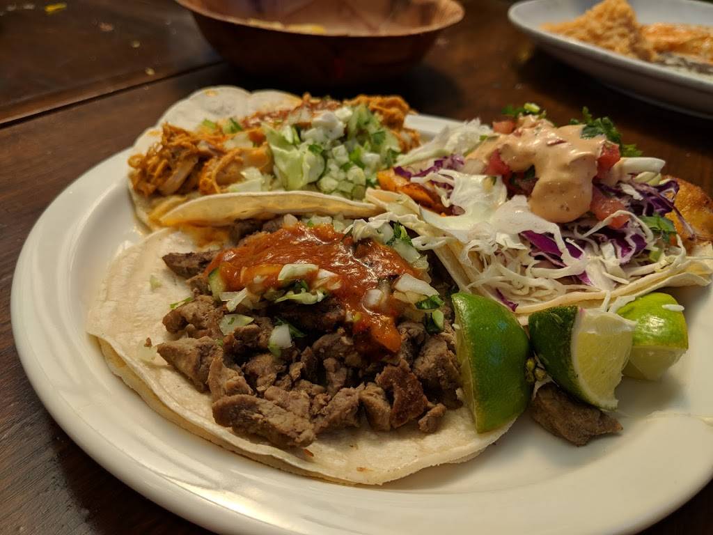 El Farolito | restaurant | 8465 Old Redwood Hwy #101, Windsor, CA 95492, USA | 7078389511 OR +1 707-838-9511