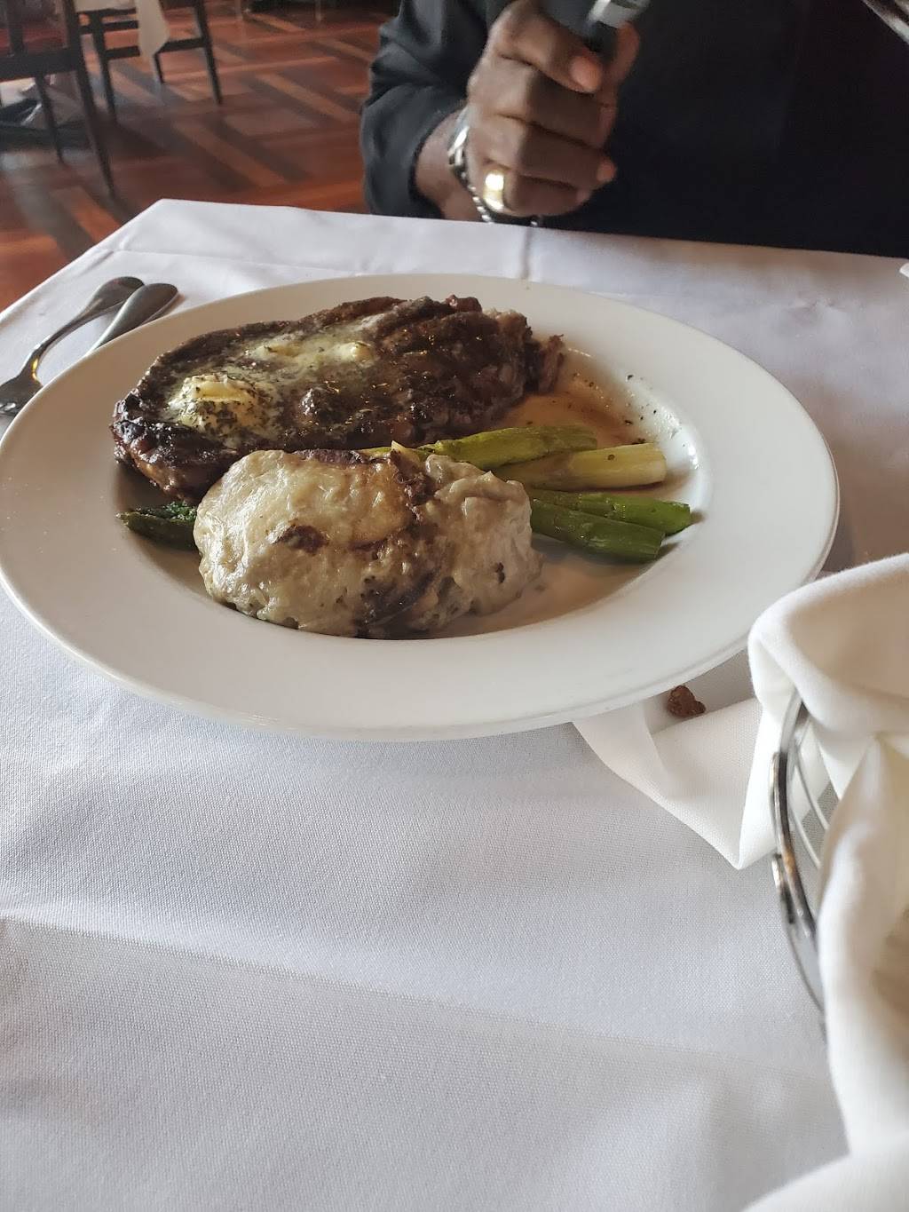 Anjou Restaurant | restaurant | 361 Township Ave, Ridgeland, MS 39157, USA | 6017070587 OR +1 601-707-0587