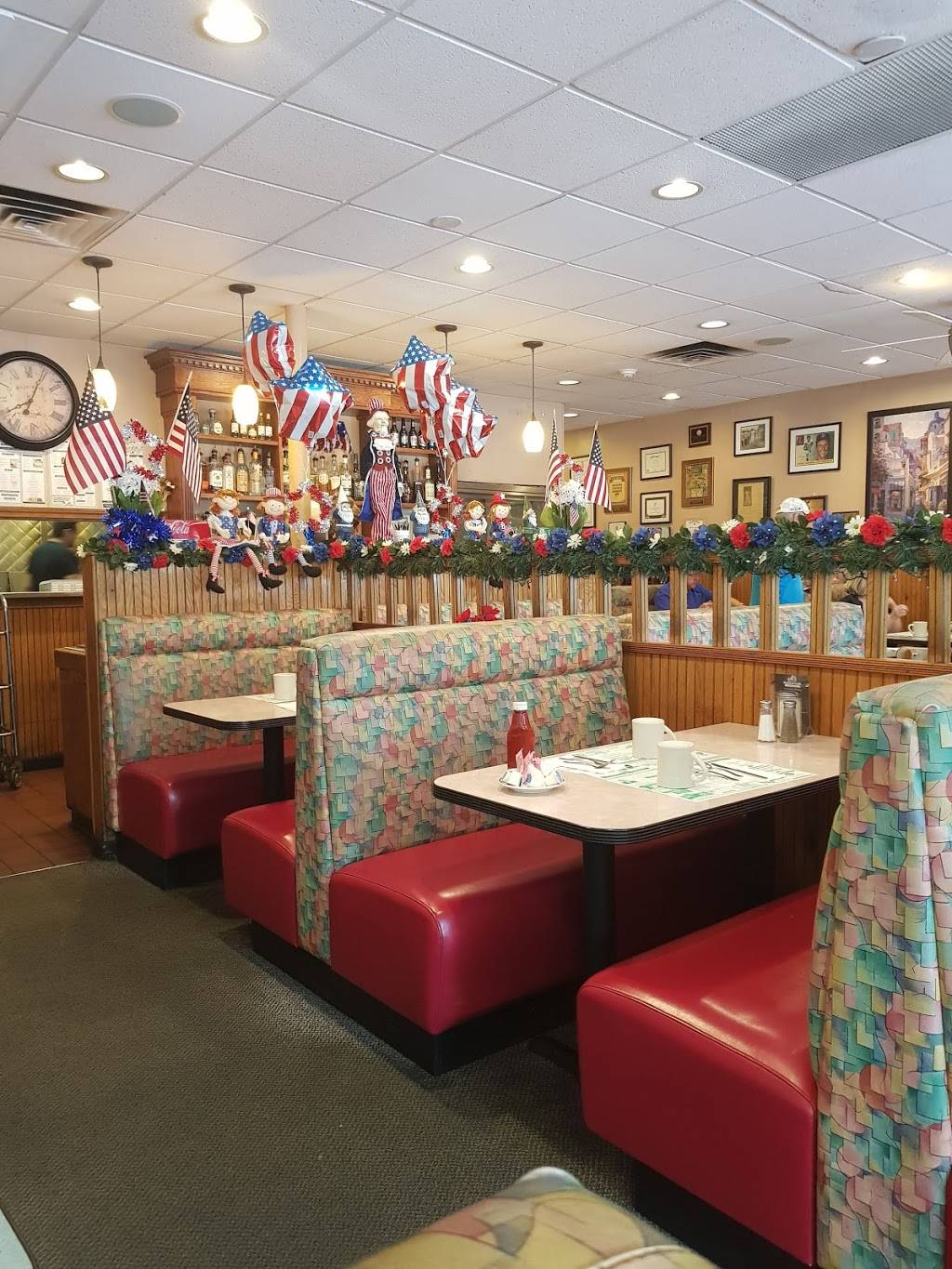 Hammersmith Family Restaurant | restaurant | 330 Central St, Saugus, MA 01906, USA | 7812338089 OR +1 781-233-8089