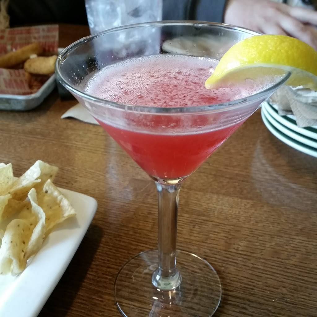 Applebees Grill + Bar | restaurant | 3100 Golf Rd, Delafield, WI 53018, USA | 2626462174 OR +1 262-646-2174