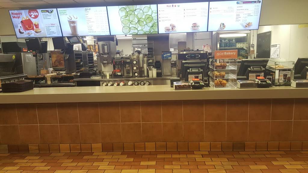 McDonalds | cafe | 106 Pearl St, Essex Junction, VT 05452, USA | 8028788722 OR +1 802-878-8722