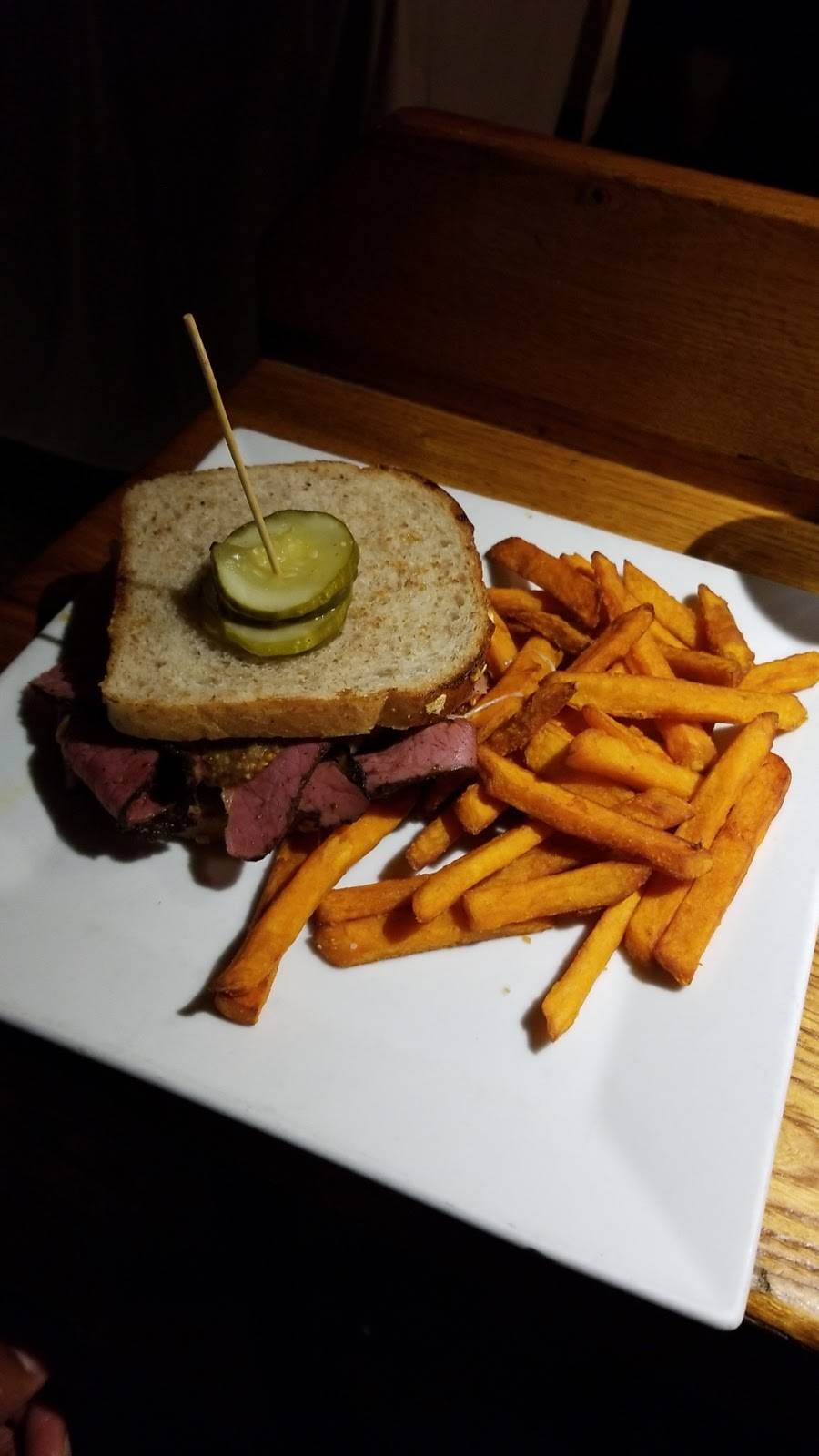 Waterfront Hotel | restaurant | 1710 Thames St, Baltimore, MD 21231, USA | 4105375055 OR +1 410-537-5055