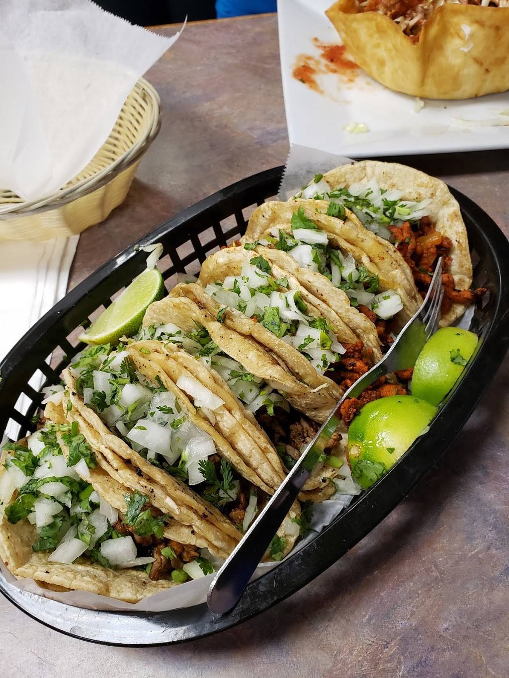 Taqueria La Perlita | restaurant | 495 N 22nd St, Decatur, IL 62521, USA | 2173308008 OR +1 217-330-8008