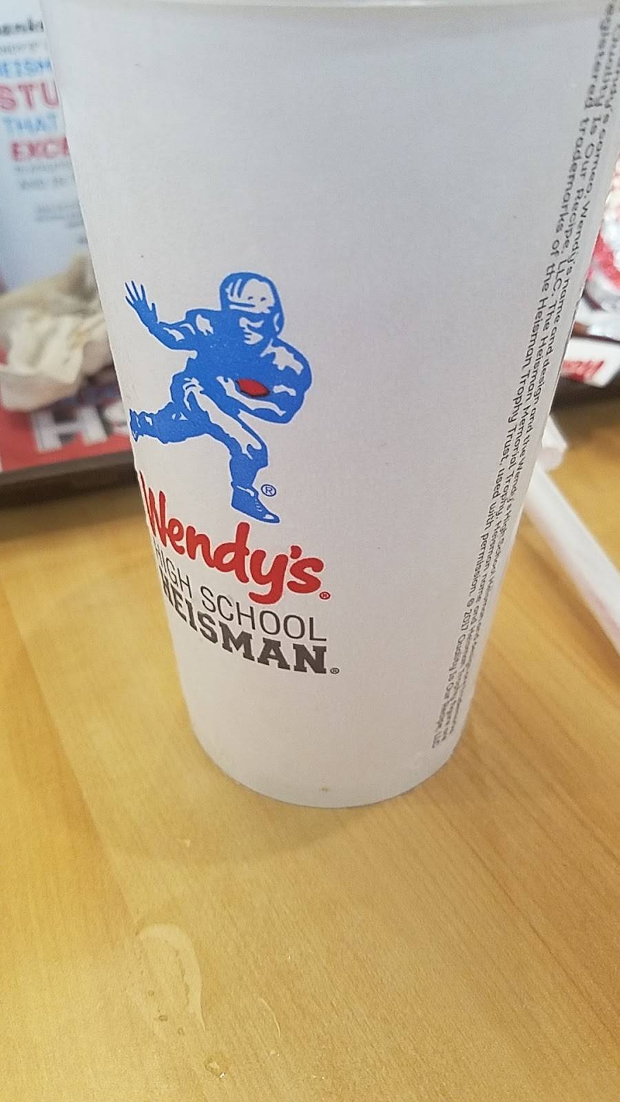 Wendys | restaurant | 2201 Oak Rd, Plymouth, IN 46563, USA | 5749359305 OR +1 574-935-9305