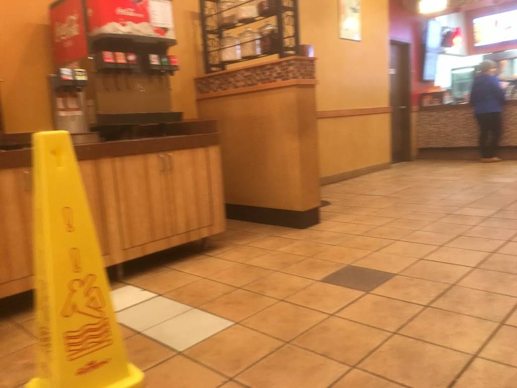 Popeyes Louisiana Kitchen | restaurant | 205-209 W 231st St, Bronx, NY 10463, USA | 7187962959 OR +1 718-796-2959