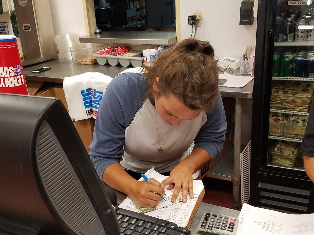 Lennys Grill & Subs | meal takeaway | 6300 Poplar Ave #111, Memphis, TN 38119, USA | 9017612403 OR +1 901-761-2403