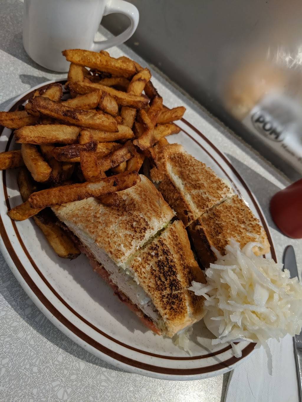 Rex Pizza | restaurant | 4811 Rue Wellington, Verdun, QC H4G 1X5, Canada | 5147683718 OR +1 514-768-3718