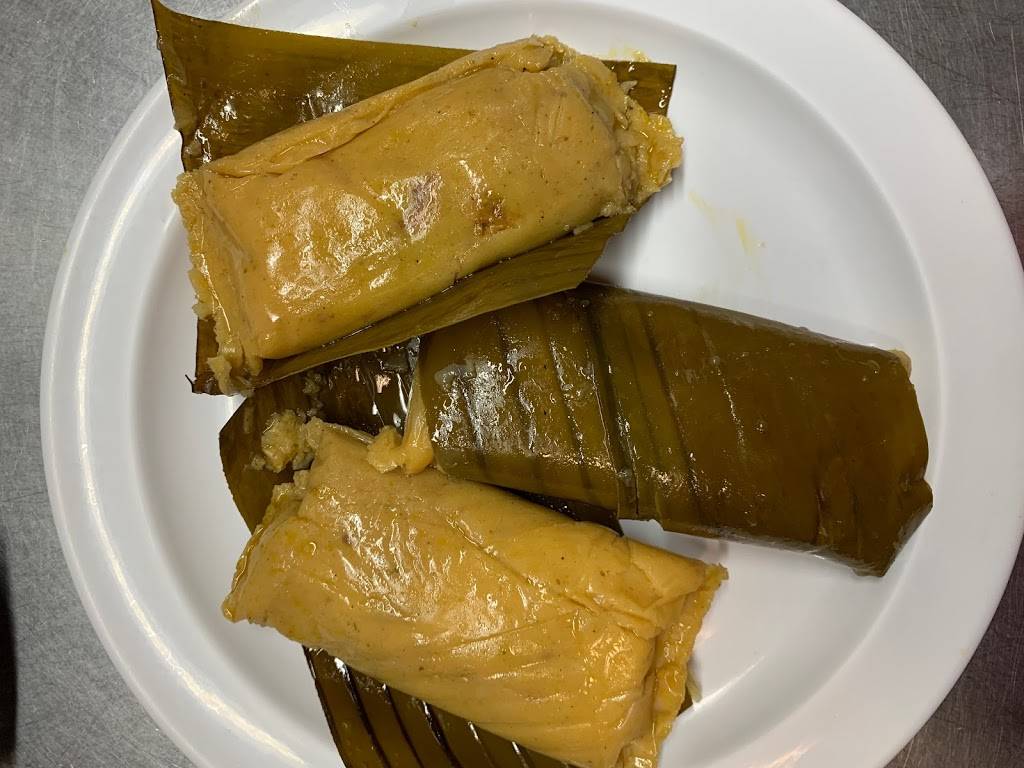 La Familia Restaurant And Pupuseria | restaurant | Yorkshire Plaza, 16427 W Little York Rd, Houston, TX 77084, USA | 8326747757 OR +1 832-674-7757