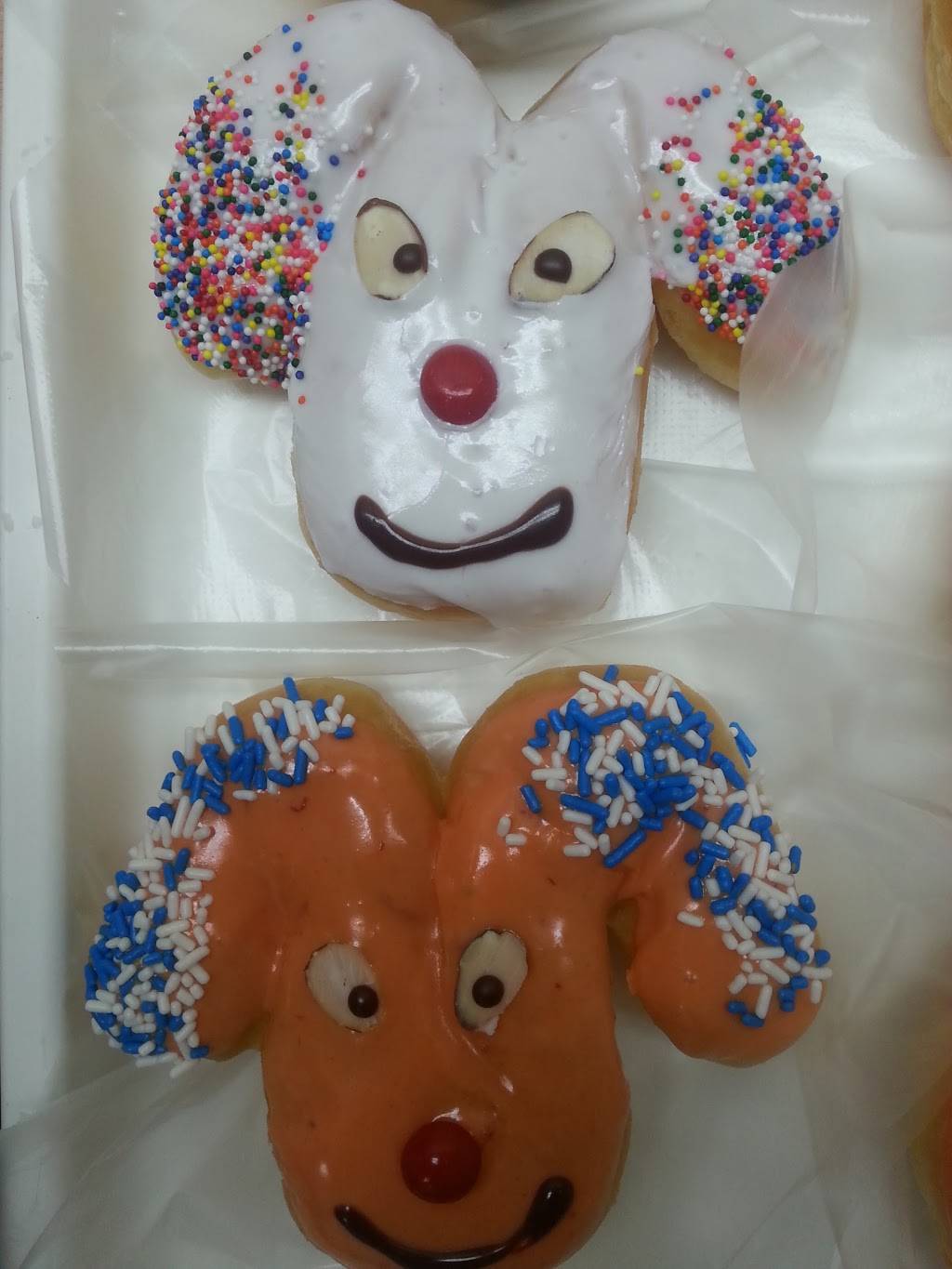 J & J Donuts | bakery | 415 Peachtree Industrial Blvd, Suwanee, GA 30024, USA | 6789263763 OR +1 678-926-3763