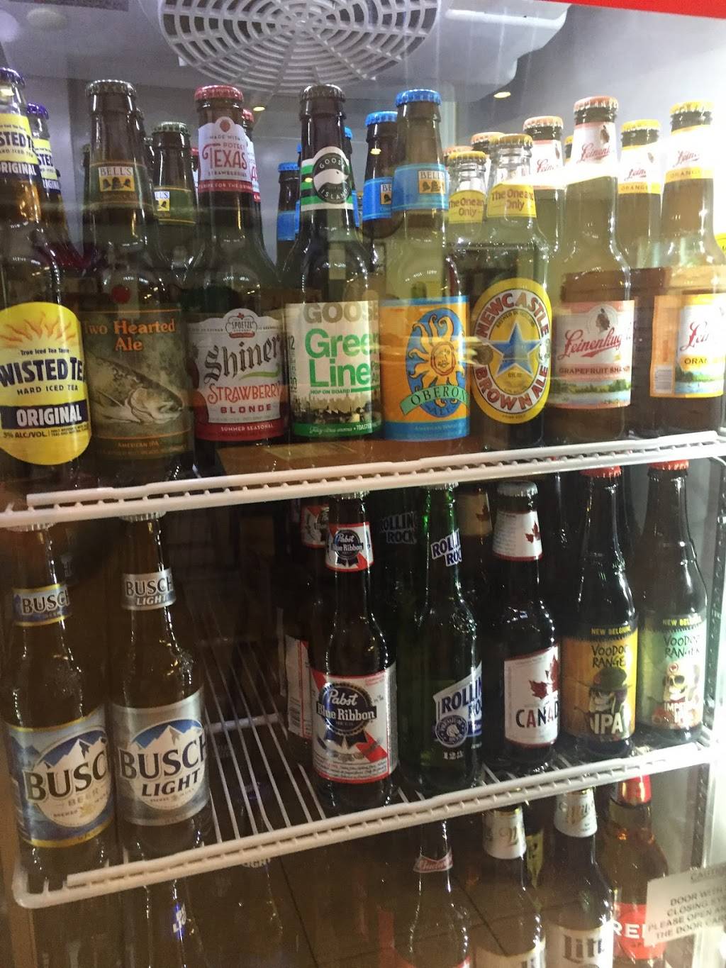 Papa Gs | restaurant | 204 S Seminary St, Downs, IL 61736, USA | 3093781333 OR +1 309-378-1333