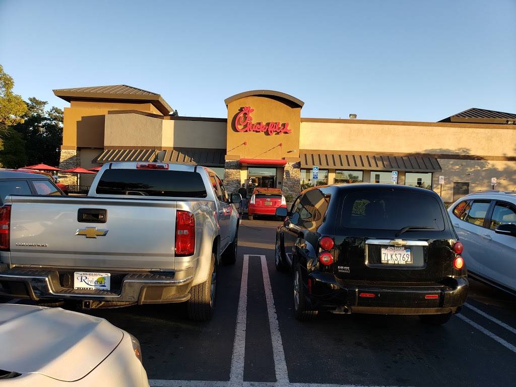 Chick-fil-A | restaurant | 2089 Olympic Pkwy, Chula Vista, CA 91915, USA | 6194826719 OR +1 619-482-6719