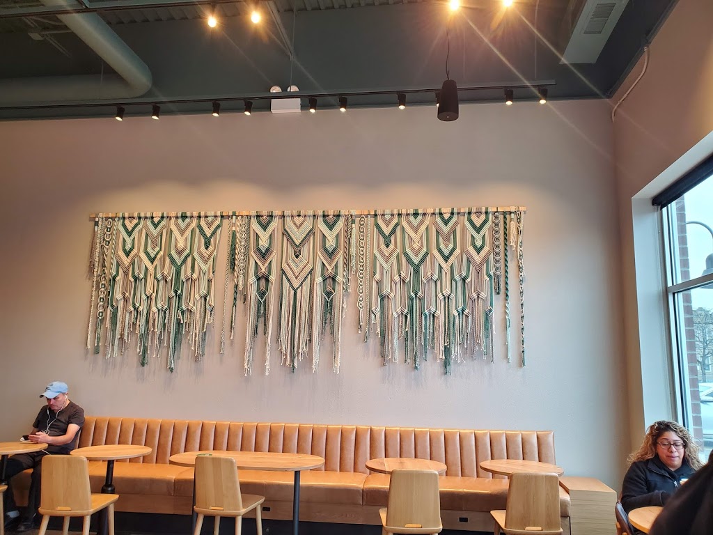 Starbucks | cafe | 1941 N Cicero Ave, Chicago, IL 60639, USA | 3128059970 OR +1 312-805-9970