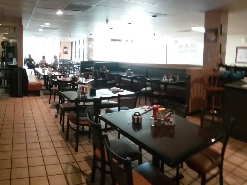 Toast Cafe | restaurant | 17300 N Sun Village Pkwy, Surprise, AZ 85374, USA | 6235468886 OR +1 623-546-8886