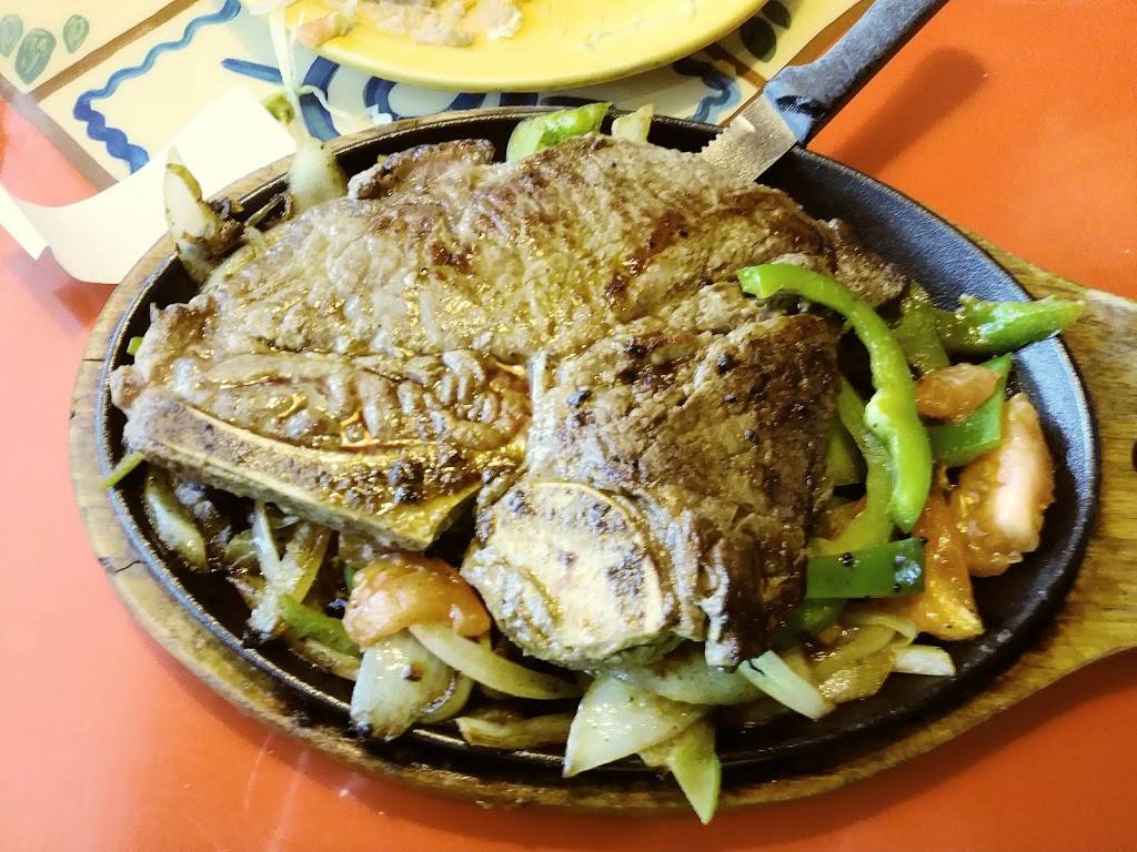 Salsas Mexican Restaurant | restaurant | 1635 Wells Rd, Orange Park, FL 32073, USA | 9045793579 OR +1 904-579-3579