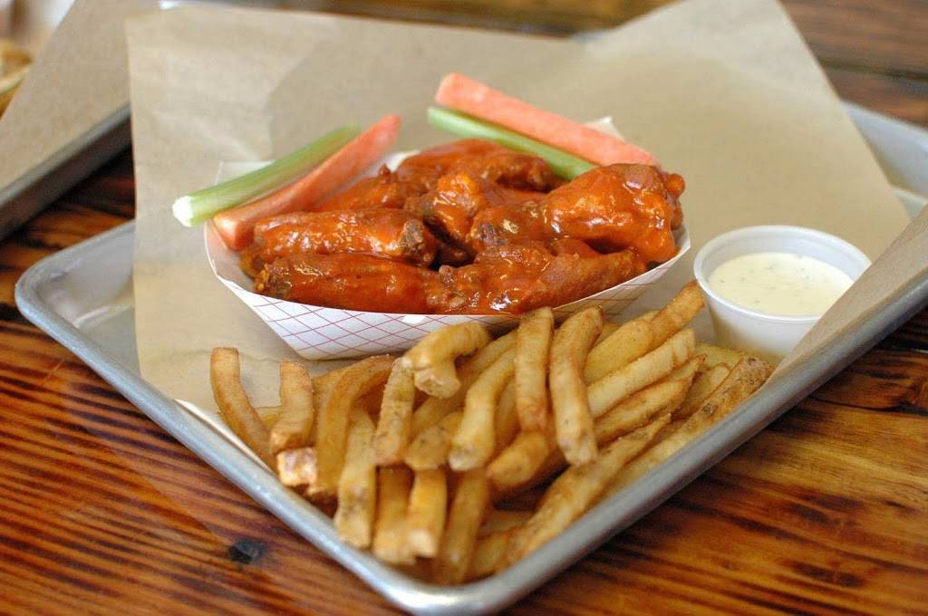 Wing House Grill Watkinsville | restaurant | 64 N Main St, Watkinsville, GA 30677, USA | 7067056370 OR +1 706-705-6370