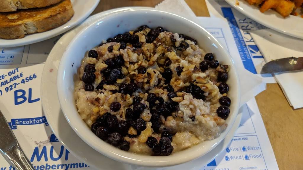 The Blueberry Muffin | restaurant | 12 Village Green S, Plymouth, MA 02360, USA | 5089274566 OR +1 508-927-4566