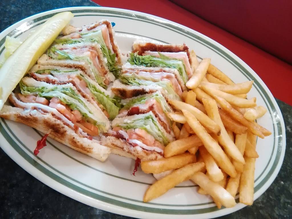 Mickeys Family Grill | restaurant | s75w17351 Janesville Rd, Muskego, WI 53150, USA | 2627104061 OR +1 262-710-4061