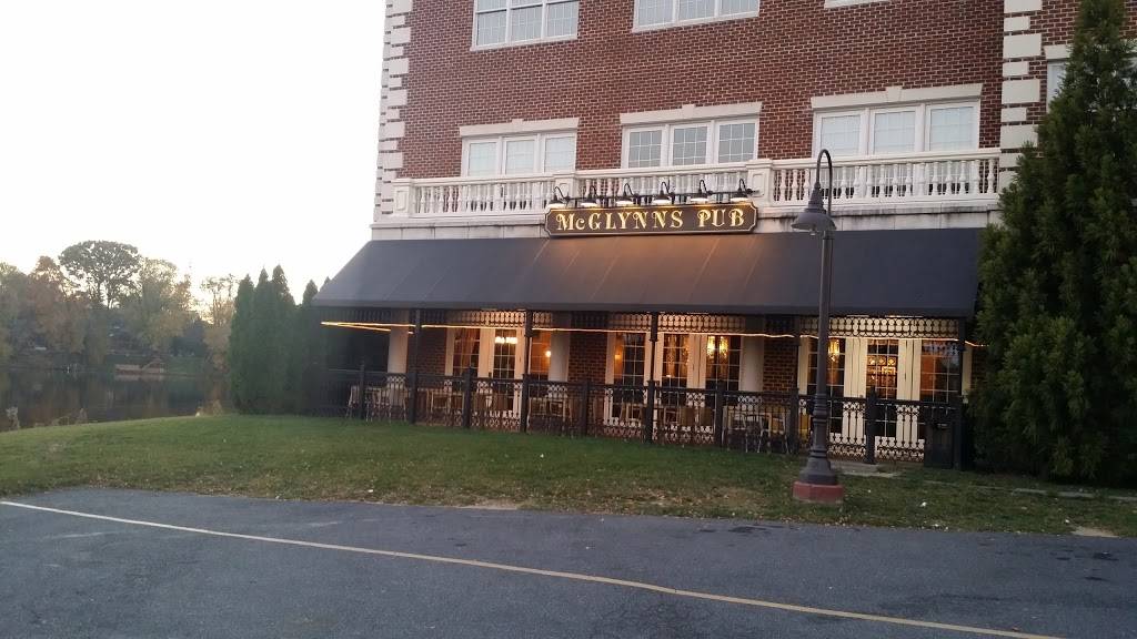 McGlynns Pub | restaurant | 800 N State St, Dover, DE 19901, USA | 3026740144 OR +1 302-674-0144