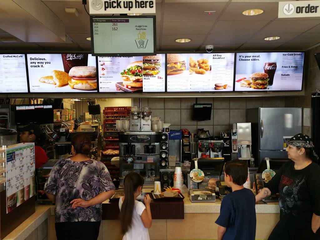 McDonalds | cafe | 4545 Woodrow Bean, El Paso, TX 79924, USA | 9157579107 OR +1 915-757-9107