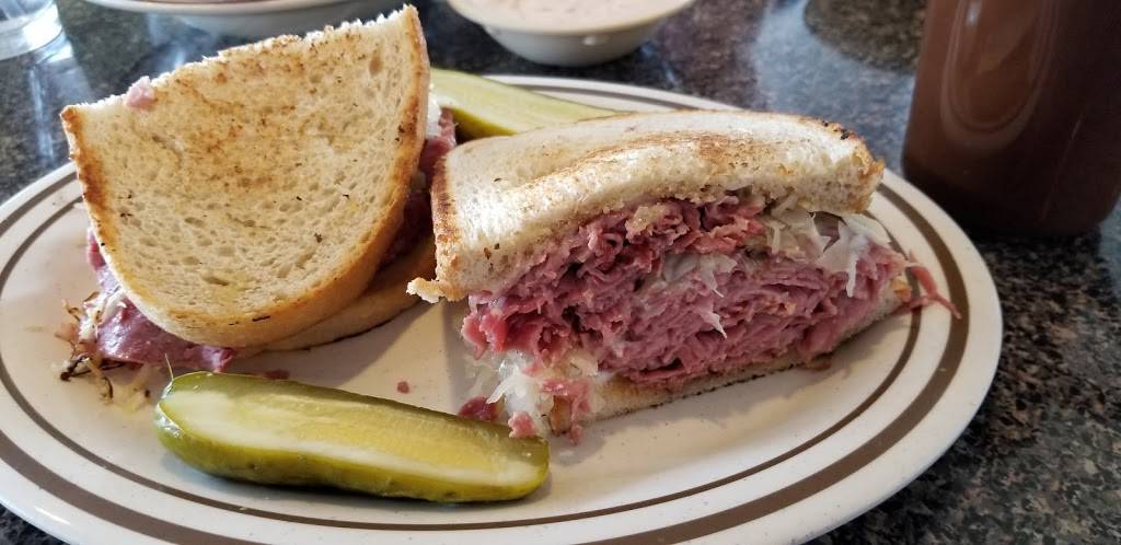 Martins Ham & Cornbeef | restaurant | 24564 Van Dyke Ave, Center Line, MI 48015, USA | 5867572500 OR +1 586-757-2500