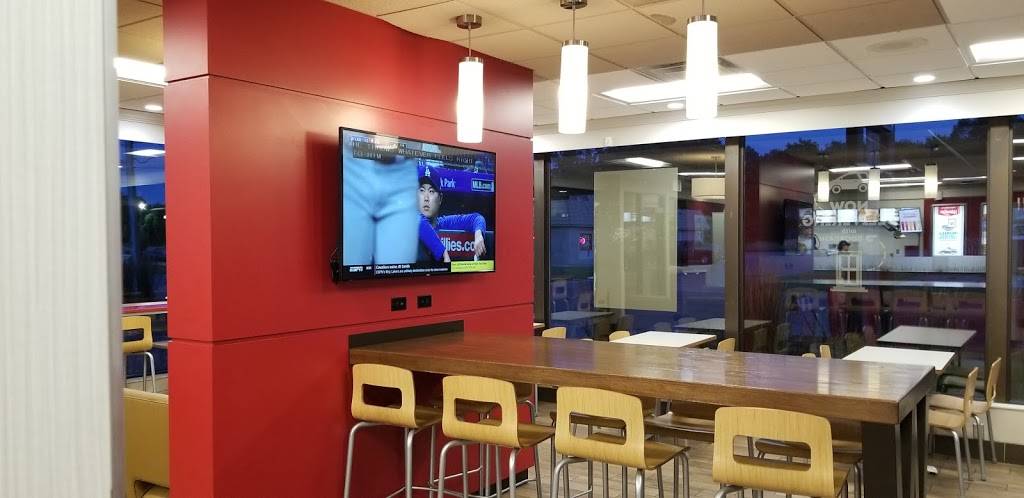 Wendys | restaurant | 850 E Euclid Ave, Des Moines, IA 50316, USA | 5152628063 OR +1 515-262-8063