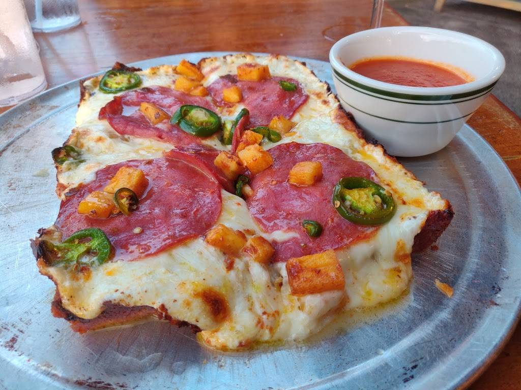 The 450 Pizza Joint | restaurant | 2213-B Middle St, Sullivans Island, SC 29482, USA | 8437894107 OR +1 843-789-4107