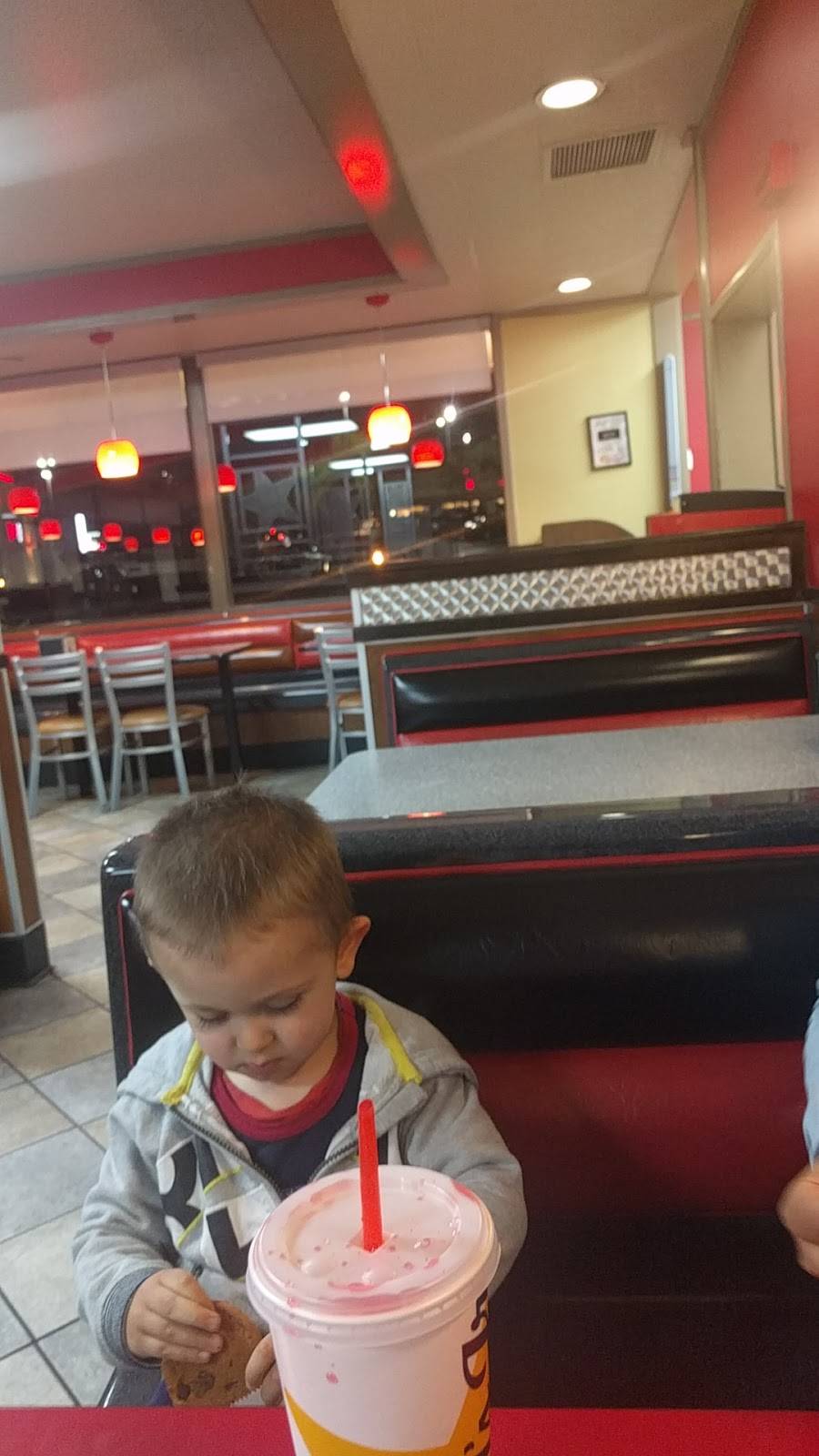 Carls Jr | restaurant | 6566 Mission Gorge Rd, San Diego, CA 92120, USA | 6192819813 OR +1 619-281-9813