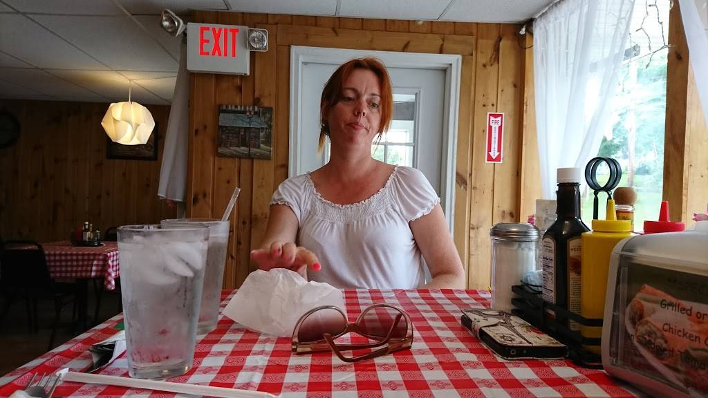 Greenwood Bakery & Deli | restaurant | 101 Main St, Richford, VT 05476, USA | 8028489000 OR +1 802-848-9000