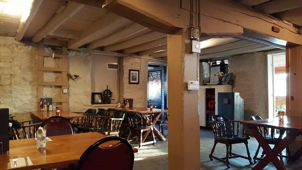 Barn Restaurant & Bar | restaurant | S5566 County Rd DL, Baraboo, WI 53913, USA | 6083562161 OR +1 608-356-2161