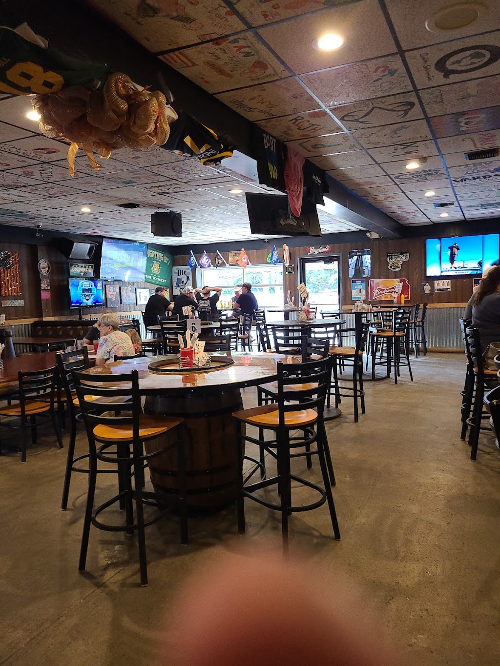 The Keg Sportsbar And Grill | restaurant | 130 Chicago Ave, Colwich, KS 67030, USA | 3167960384 OR +1 316-796-0384