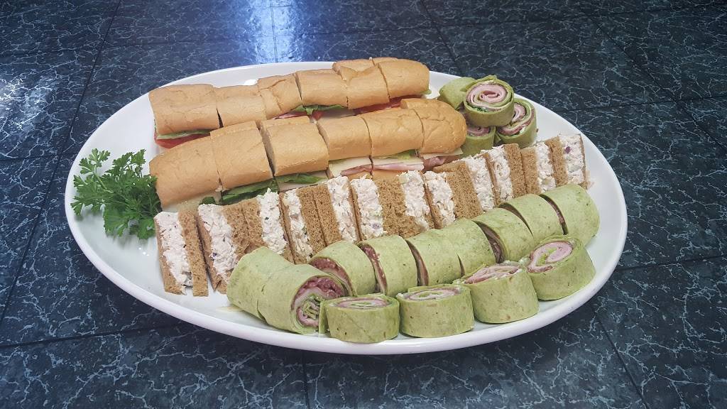 Railside Market | restaurant | 2871 Summit Point Rd, Summit Point, WV 25446, USA | 3047240012 OR +1 304-724-0012