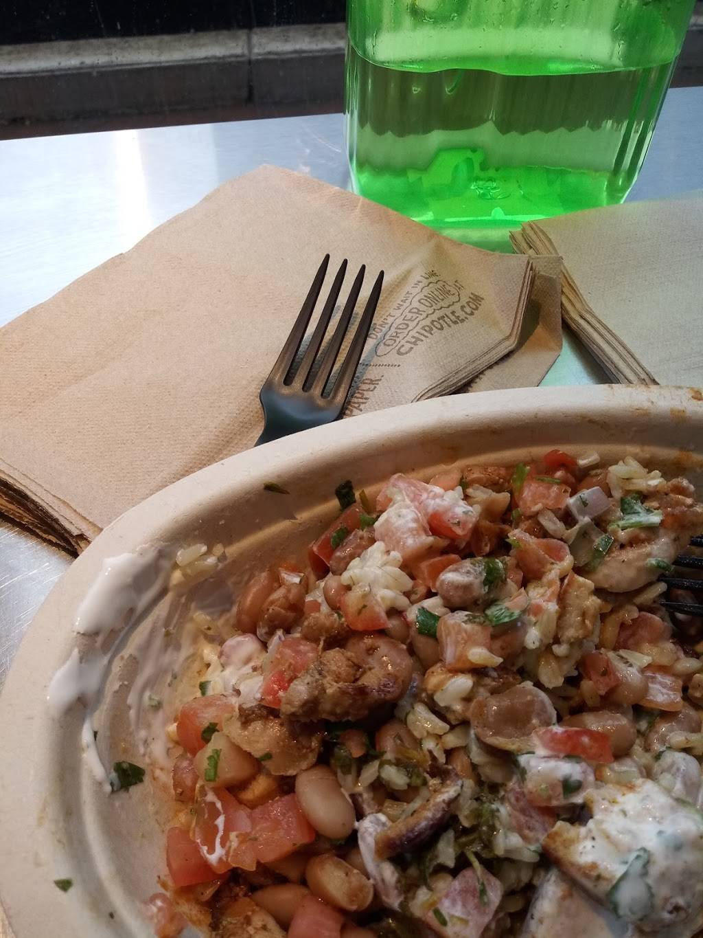 Chipotle Mexican Grill | restaurant | 11913 Freedom Dr Ste 35, Reston, VA 20190, USA | 7034355795 OR +1 703-435-5795