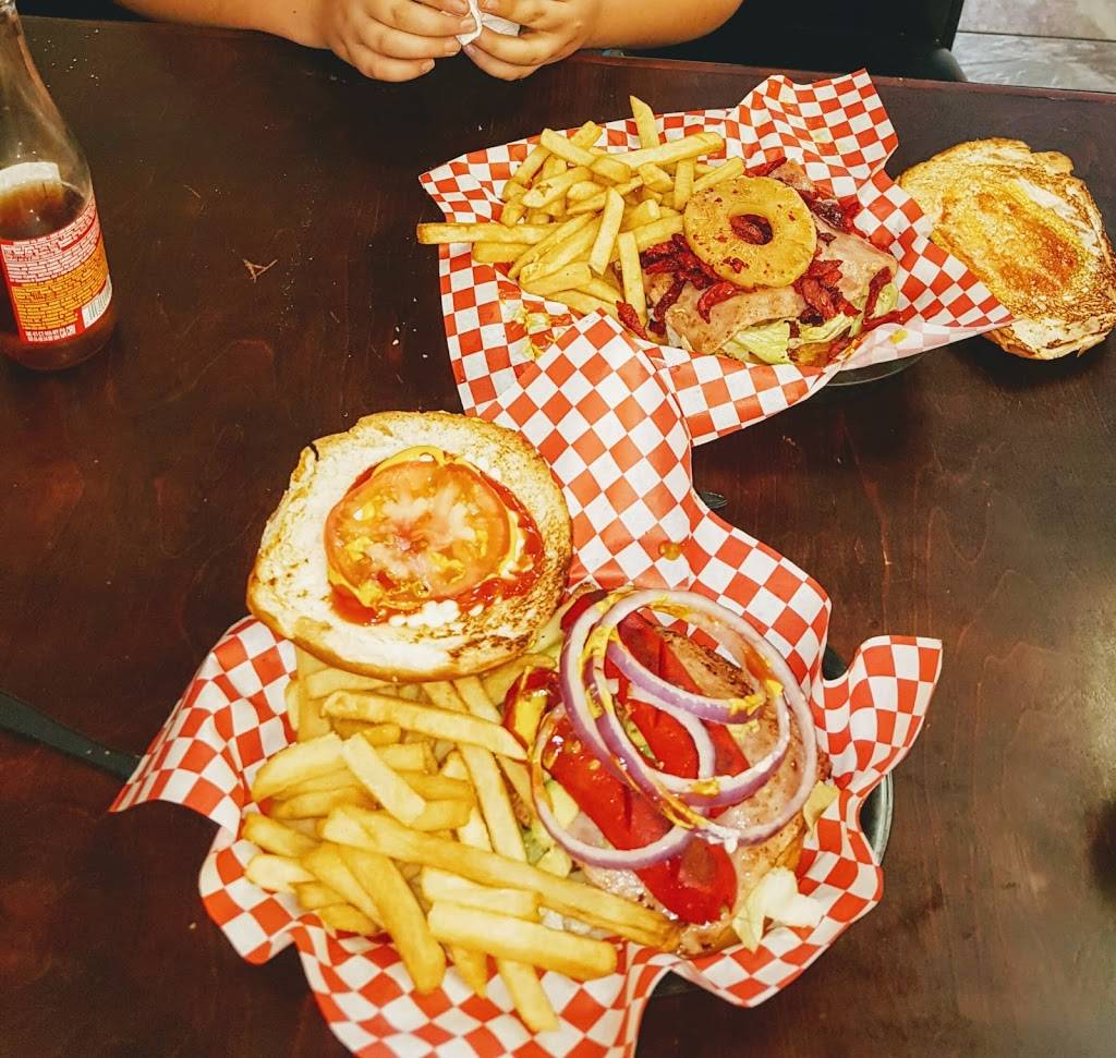 Las Mamalonas Burger | restaurant | 8405 Winkler Dr, Houston, TX 77017, USA | 8328048429 OR +1 832-804-8429