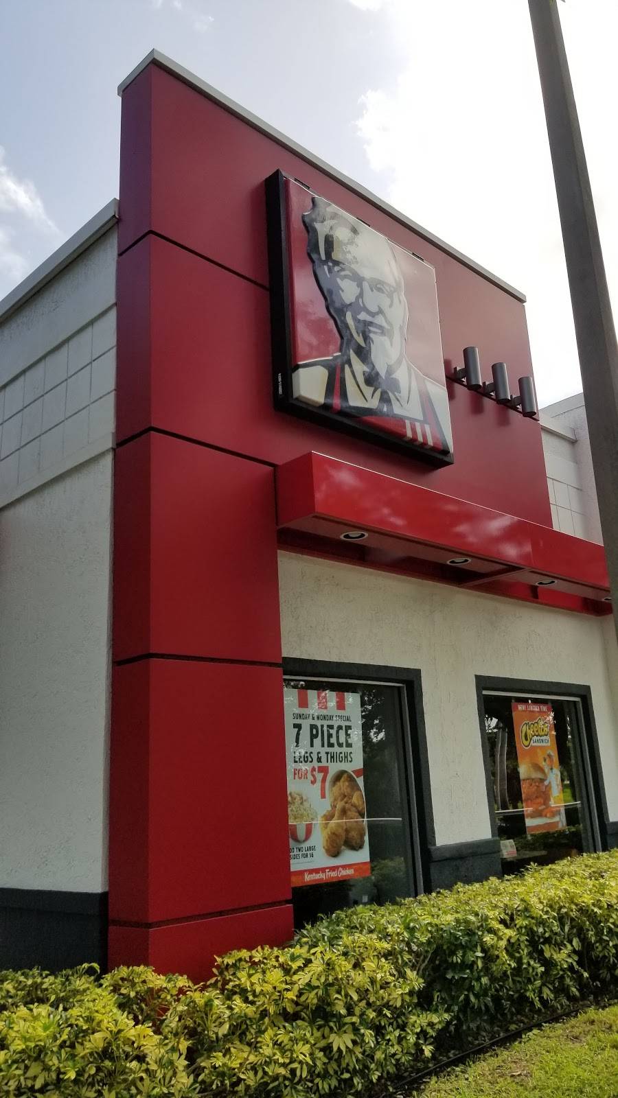 KFC | restaurant | 15402 NW 77th Ct, Hialeah, FL 33016, USA | 3058229815 OR +1 305-822-9815