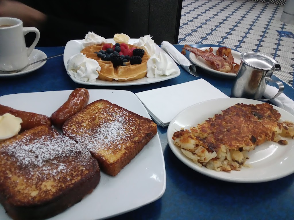 Skylight Diner | restaurant | 402 W 34th St #2321, New York, NY 10001, USA | 2122440395 OR +1 212-244-0395