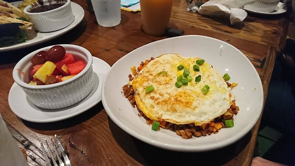 Nacho Mamas Towson | restaurant | 2 W Pennsylvania Ave, Towson, MD 21204, USA | 4106730069 OR +1 410-673-0069