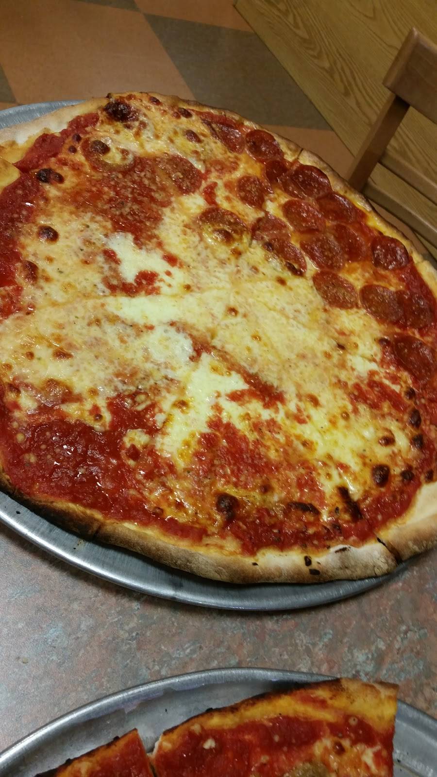 Vinces Pizzeria | restaurant | 2550 Grant Ave, Philadelphia, PA 19114, USA | 2154648998 OR +1 215-464-8998