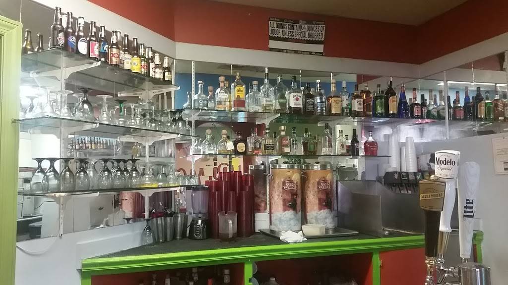 La Placita | restaurant | 401 Hughes Rd #4, Madison, AL 35758, USA | 2564643994 OR +1 256-464-3994