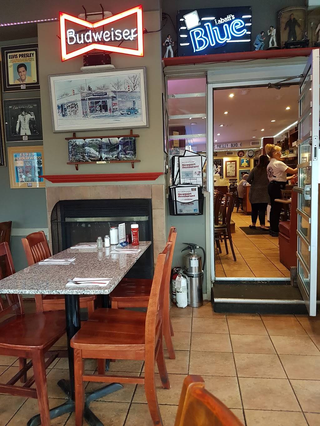 Moes World Famous Newport Restaurant & Donna’s Express | restaurant | 322 Churchill Ave N, Ottawa, ON K1Z 5B9, Canada | 6137229998 OR +1 613-722-9998