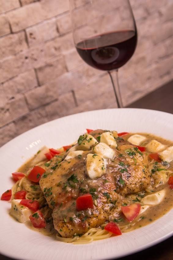 Ricciardis Italian Table | restaurant | 3660 Kiessel Rd, The Villages, FL 32163, USA | 3523919939 OR +1 352-391-9939