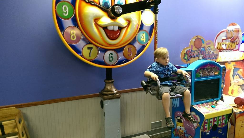 Chuck E. Cheese | restaurant | 449 N Alafaya Trail, Orlando, FL 32828, USA | 4073827121 OR +1 407-382-7121