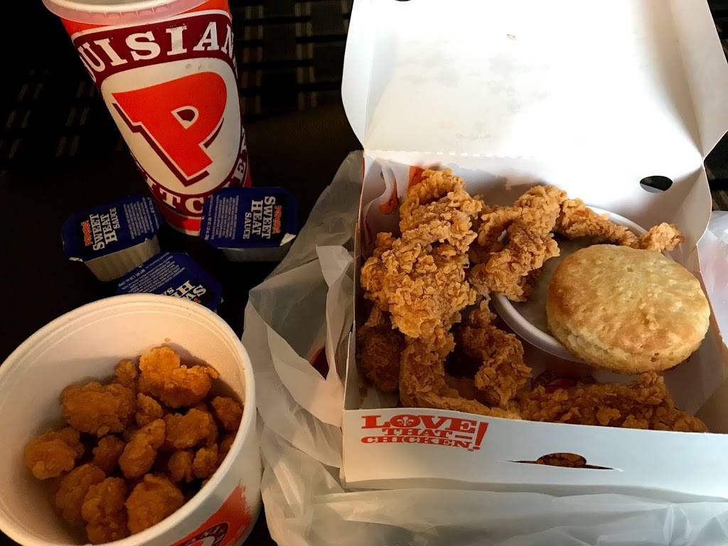 Popeyes Louisiana Kitchen | restaurant | 1204 N Collins St, Arlington, TX 76011, USA | 8178011541 OR +1 817-801-1541