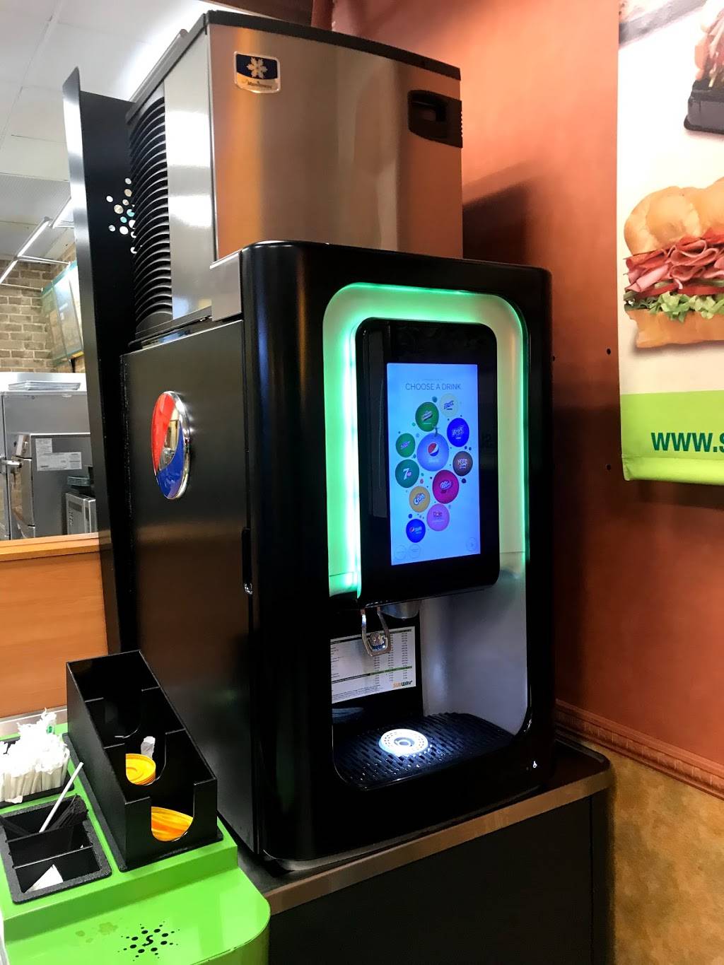 Subway | restaurant | 1961 Finch Ave W, North York, ON M3N 2V3, Canada | 4167420936 OR +1 416-742-0936