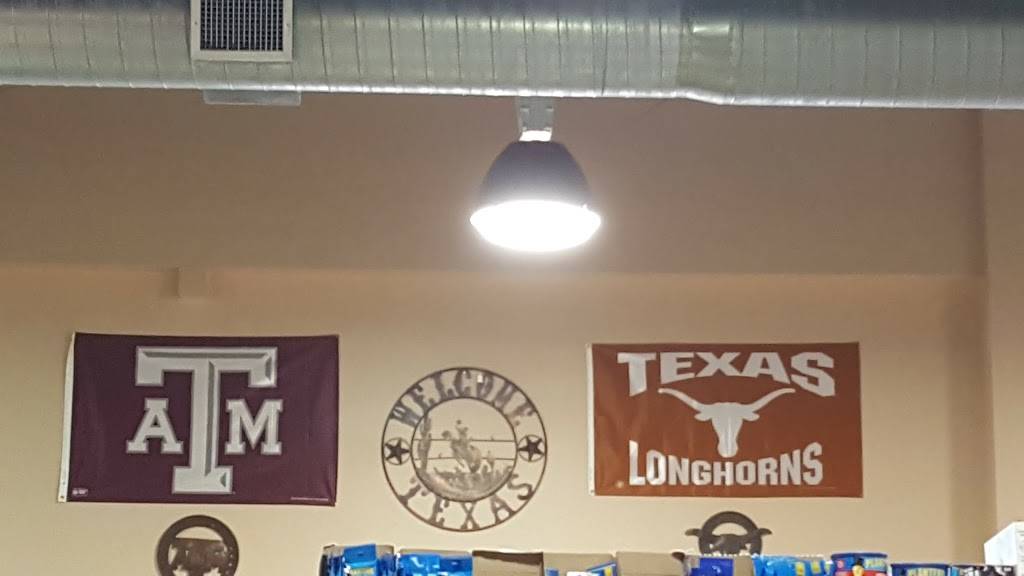 Irvs BBQ | restaurant | 40203 US-290, Waller, TX 77484, USA | 9363721050 OR +1 936-372-1050