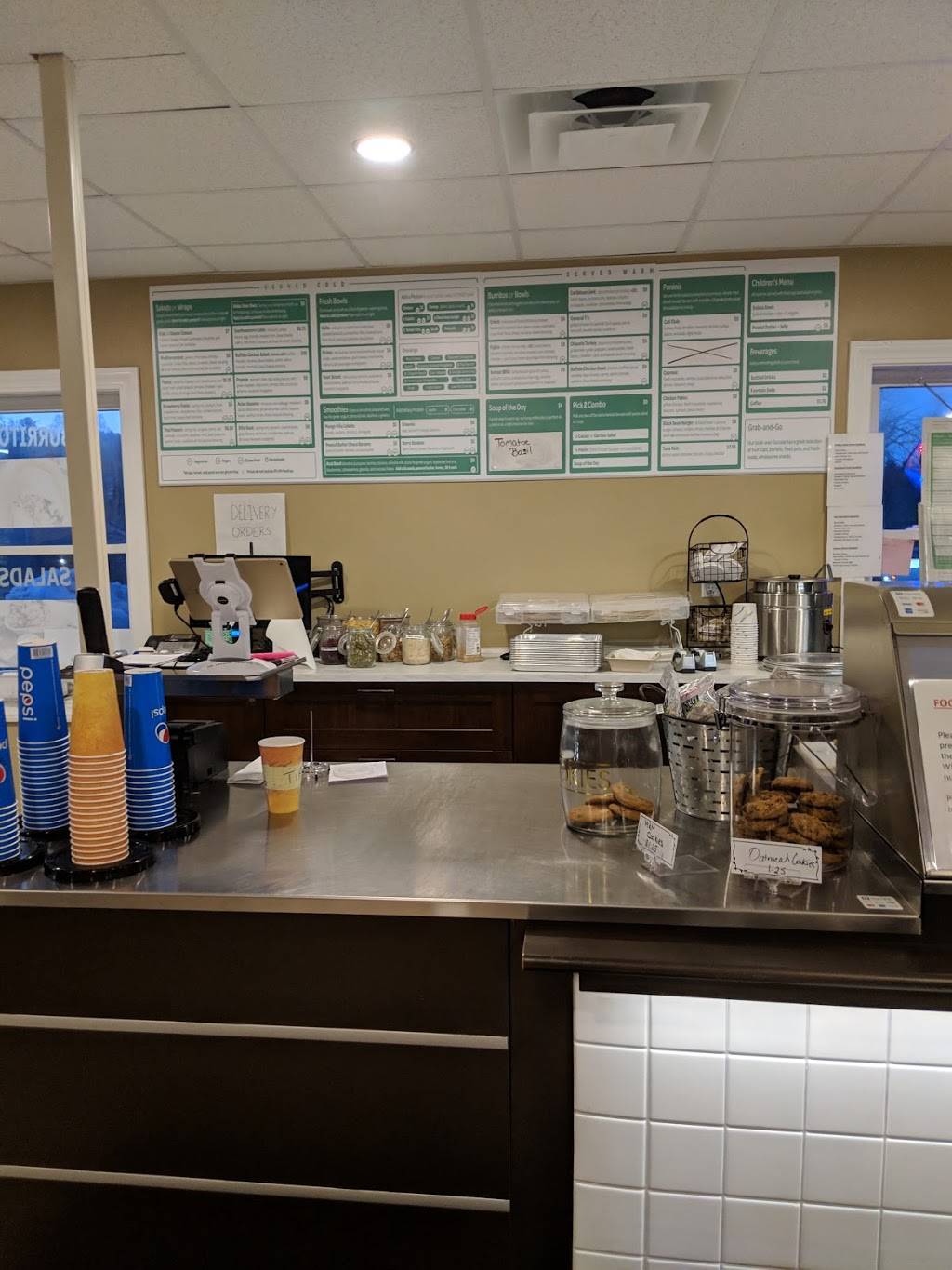 Fresh Hub Eatery | restaurant | 23 Stiles Rd, Salem, NH 03079, USA | 6034585775 OR +1 603-458-5775